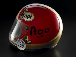 Agostini_helmet
