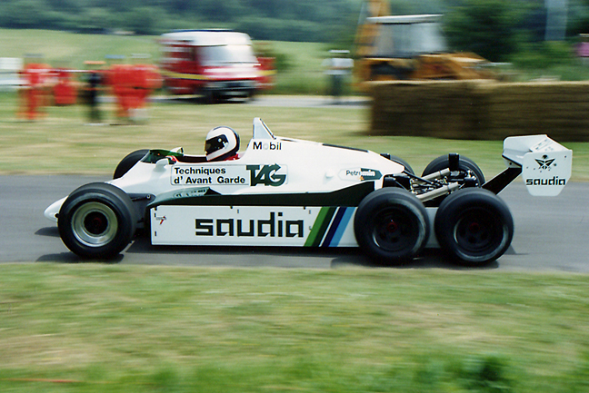 Jonathan_Palmer_Williams_FW08_6_wheeler.