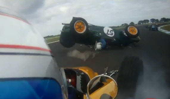 Video Spectacular Formula Ford crash at Phillip Island Classic 2012
