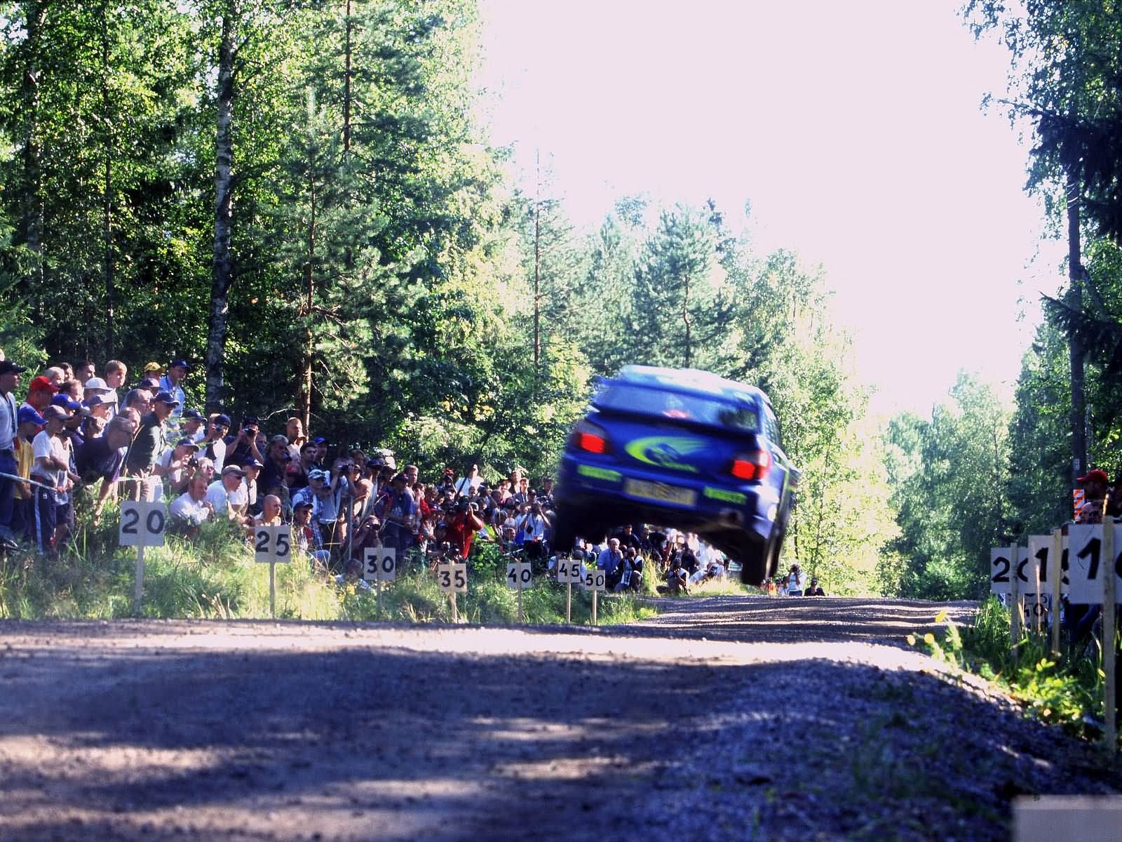 Photo of the Day: Coming in hot! - Motorsport Retro