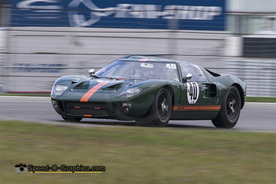 Ford GT40 Race Car [Premium] 1969